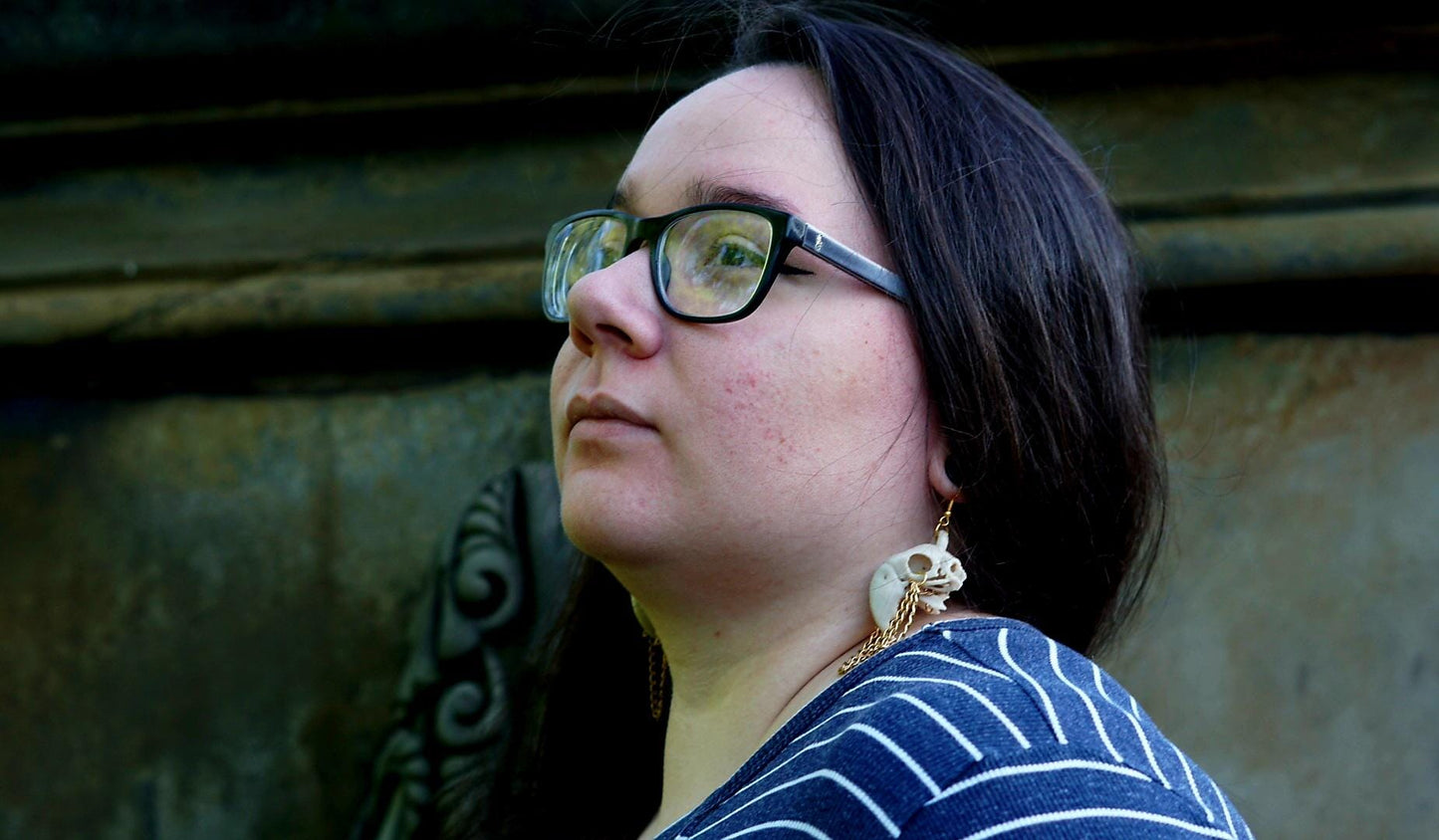 Guacamaya Crown: Macaw Skull Earring with Gold Chains